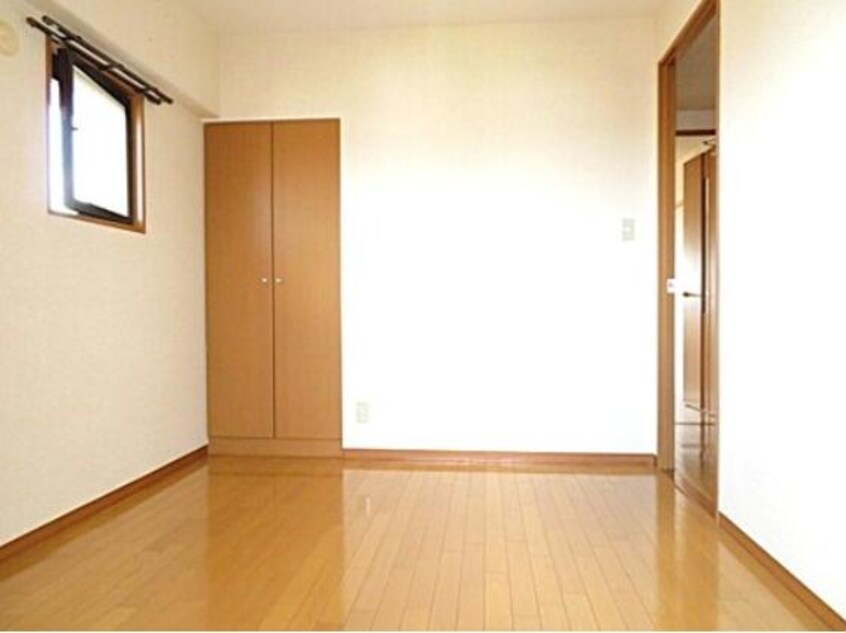  サーバス旗ヶ崎　