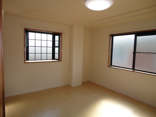 洋室8.1帖 ドルチェ井上　弐番館