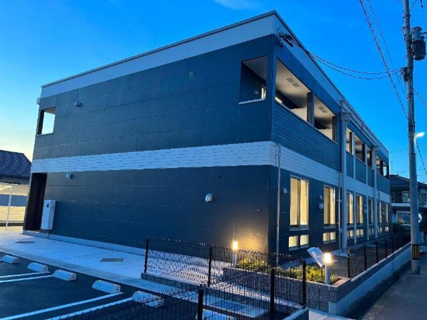 外観写真（夜） サラ・グレイス