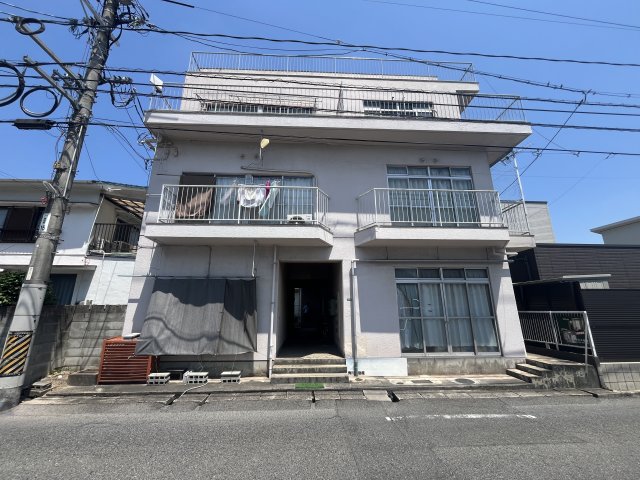 高橋マンションの外観