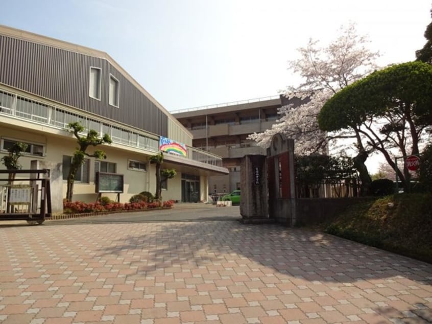 笠岡市立笠岡西中学校 2210m Hａｍａステイツ弐番館
