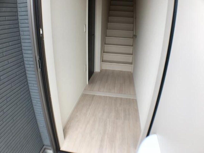 玄関（イメージ） クラポティ新涯