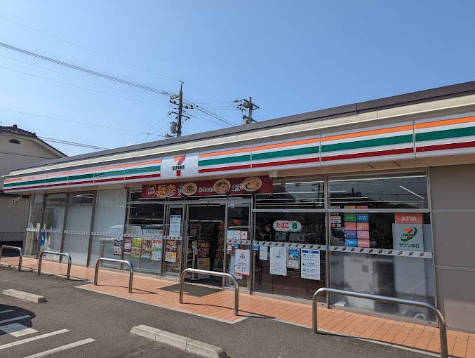 セブンイレブン 福山本庄町中4丁目店(コンビニ)まで99m もみじコート B棟