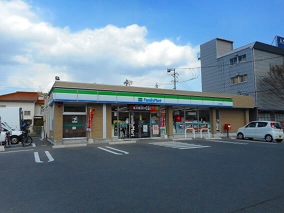 ファミリーマート府中中須店まで240m メゾンドボヌールＡ
