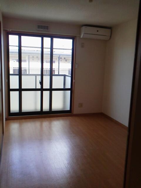  エステート　ユリB