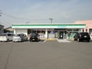 ファミリーマート 福山引野町店(コンビニ)まで1129m サンリット・スクエアＦ