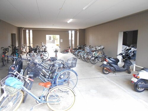 駐輪場　※2022年2月撮影 サーパスシティ天満町二番館