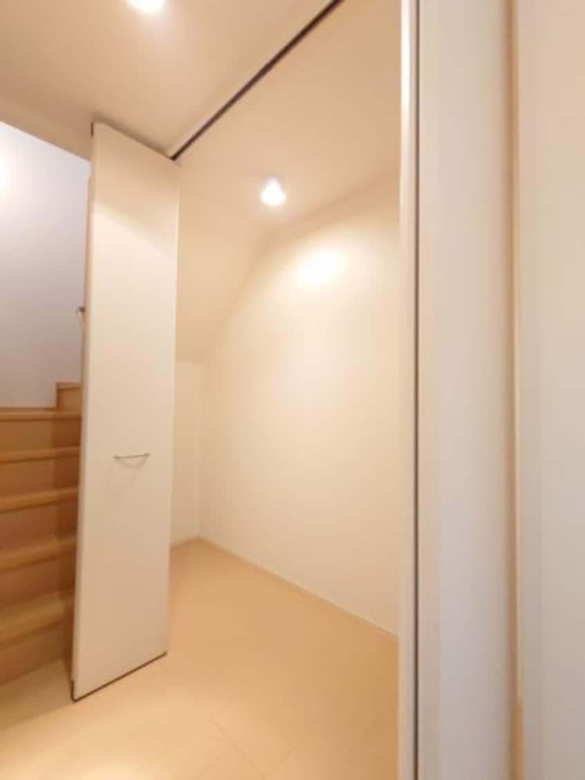  ファミーユ東手城　B棟