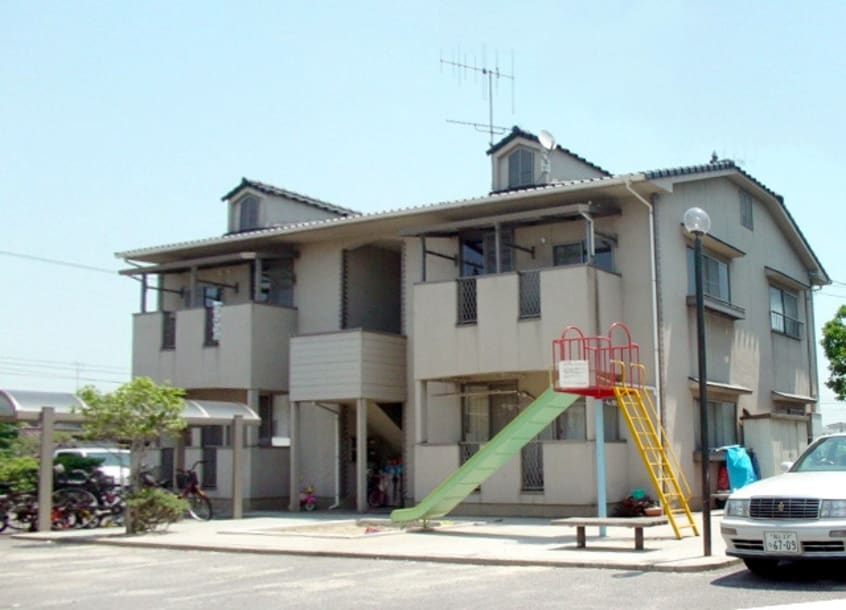  ファミーユ新涯B