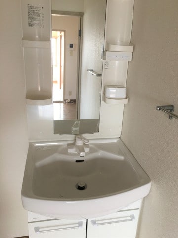  ファミーユ新涯B