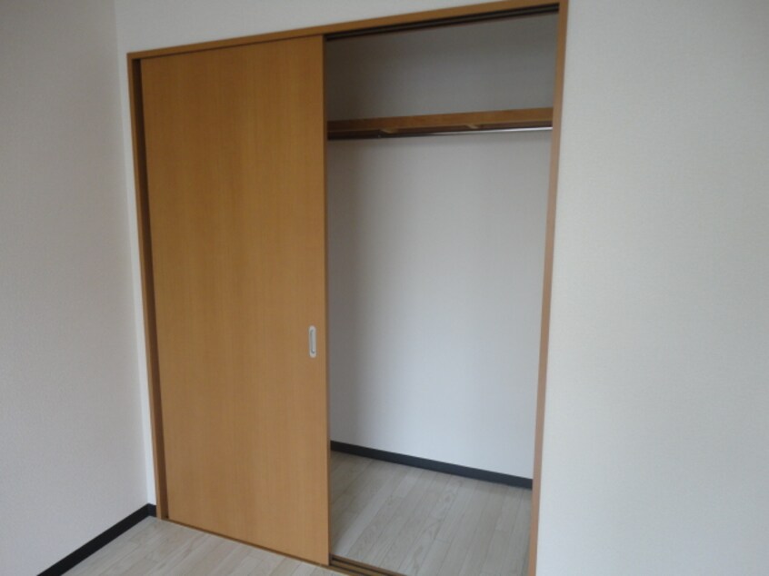 クローゼット エルトハイムＳ