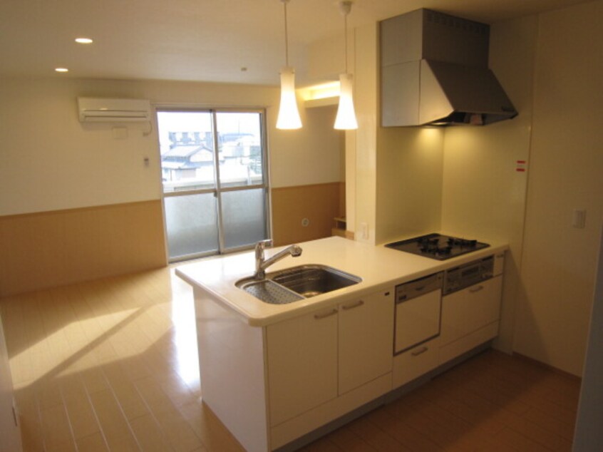  メゾンソレイユB棟