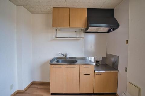  パインヒルズ東深津　A棟