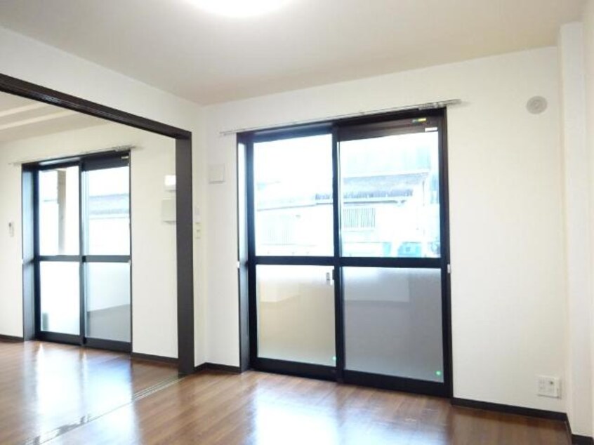 洋室(南側) プリマ・クラッセ