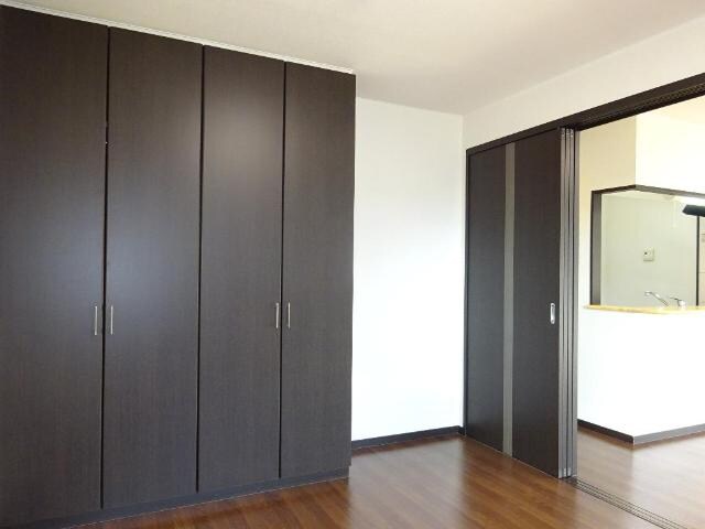 洋室(南側) プリマ・クラッセ