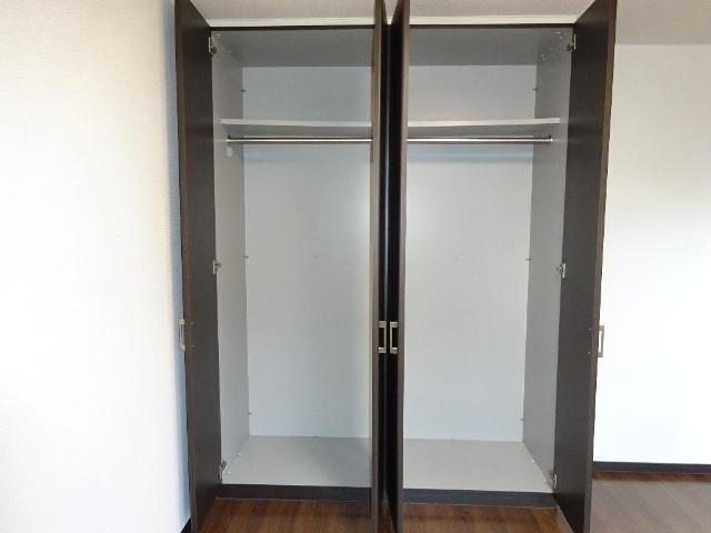 クローゼット(南側洋室) プリマ・クラッセ