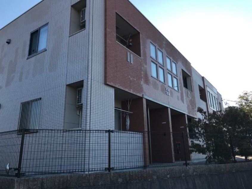 外観写真（昼） ヴェルデ