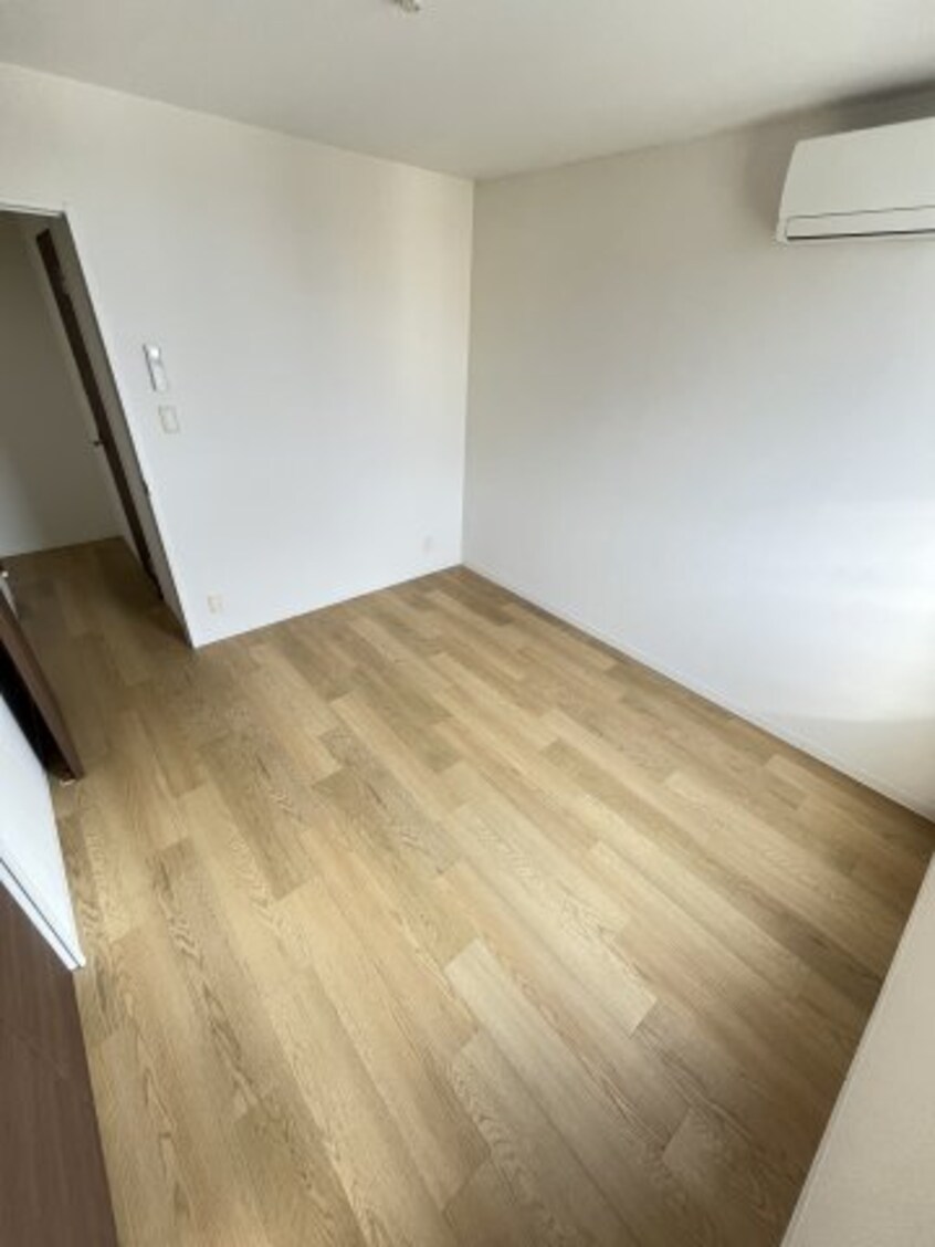  エルキュールB棟