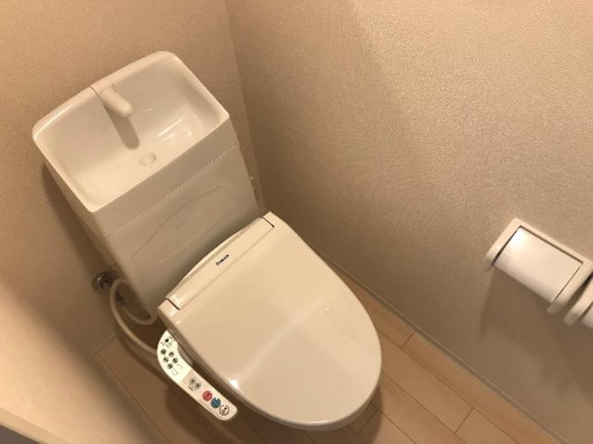 シャワー付トイレ フレール　陽