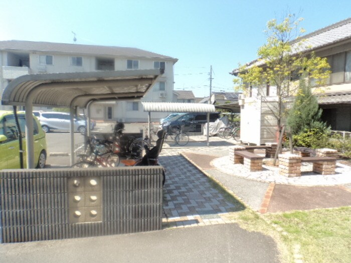  ファミーユスクエアー　Ａ棟