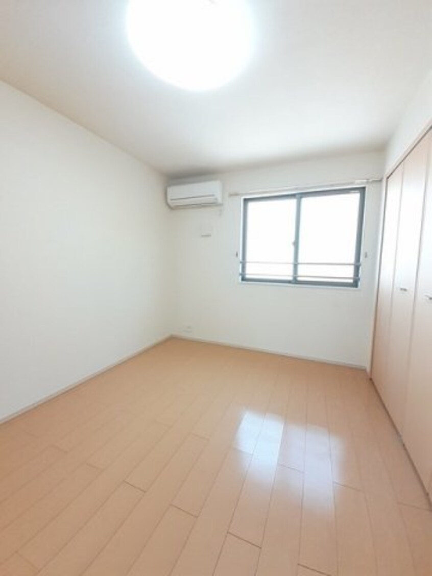  ジョリ　フィユ