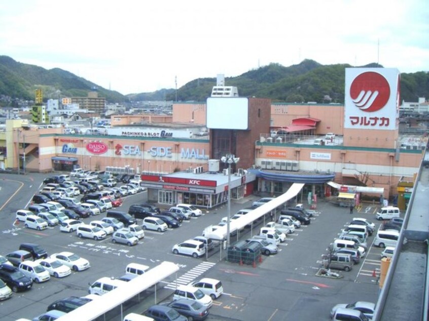 笠岡モール(ショッピングセンター/アウトレットモール)まで874m ビレッジハウス富岡3号棟