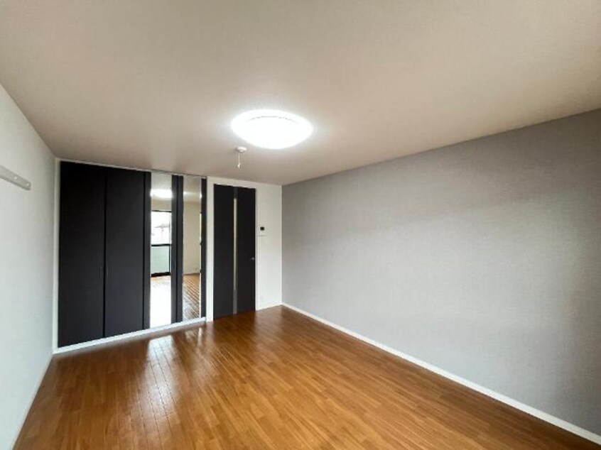 洋室 アジャート