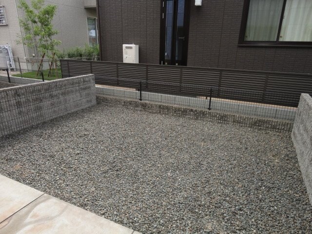 専用庭 グレース春日