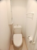 ゆったりとした空間のトイレです サンウエスト