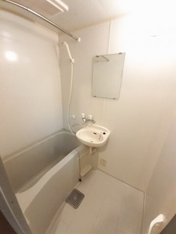 ゆったり過ごせるお風呂です メゾン・ユニソール