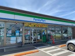 ファミリーマート 綾歌町岡田上店(コンビニ)まで620m ハイツマル木　Ｄ