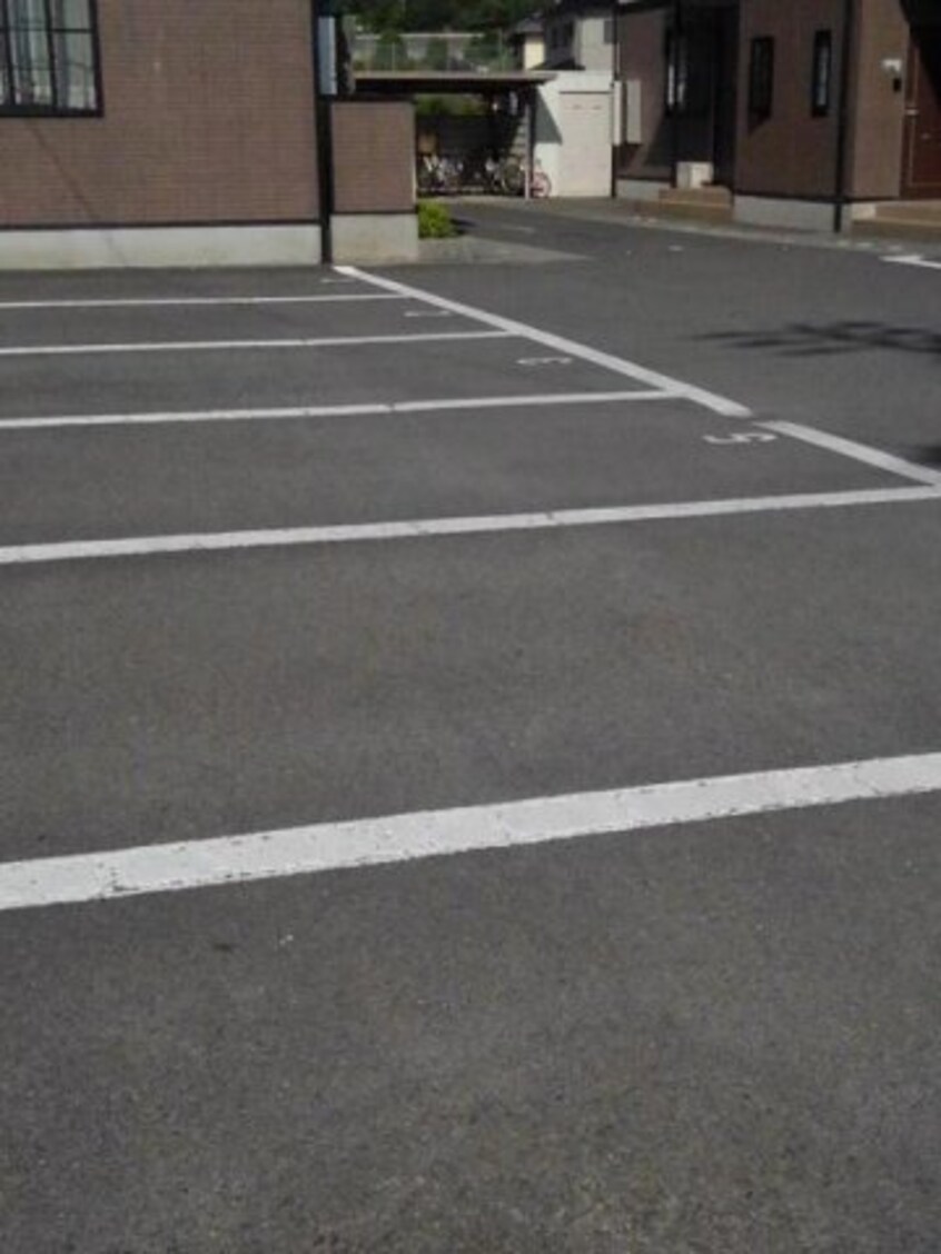 駐車場完備です サンフラワー　Ｂ