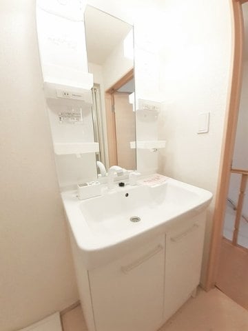 広い洗面スペース ヴィオラハウスＨａＭａ　Ⅱ