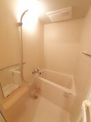 落ち着いた空間のお風呂です サニー・サイド３８８３　Ｃ