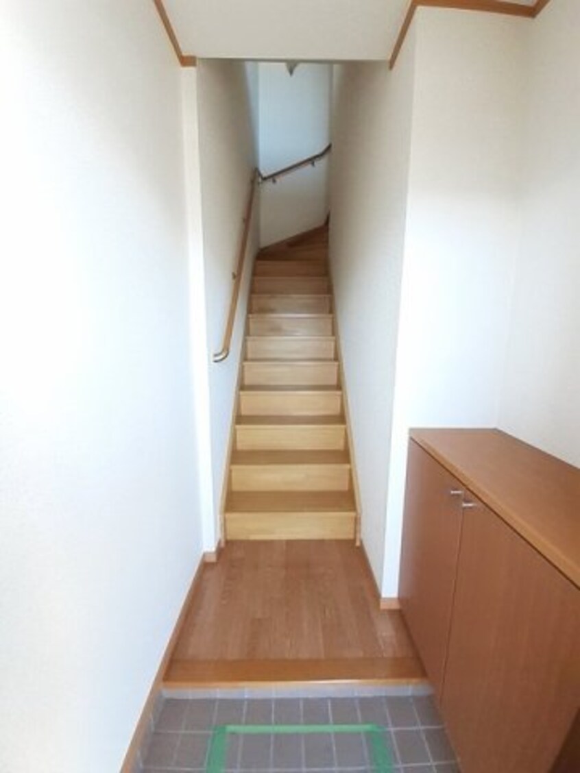 毎日通る玄関はこちらです ソルトアヴェニュー　Ａ