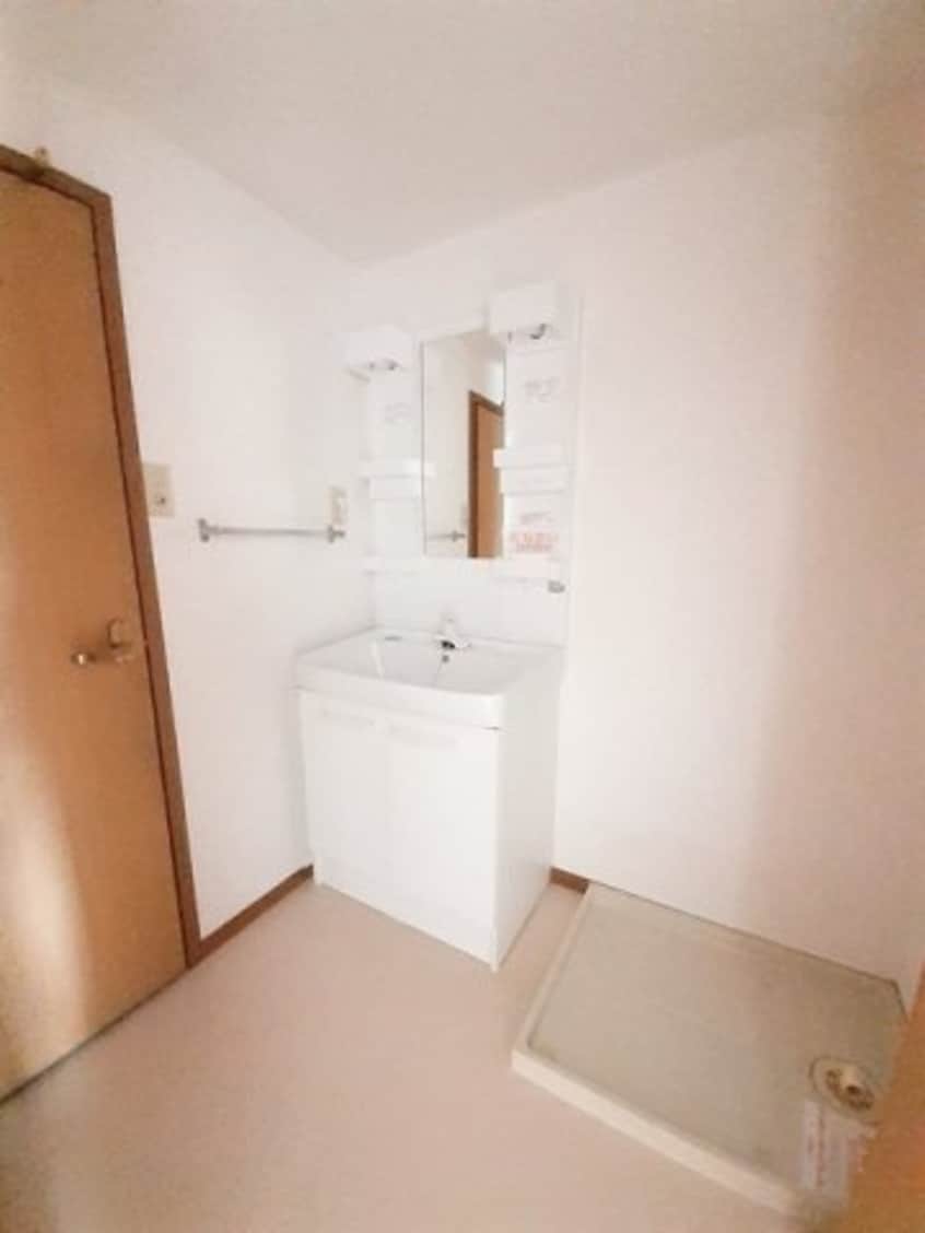 忙しい朝には欠かせない洗面所です メゾン・ド・グラン　Ａ