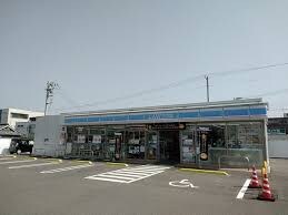 ローソン 善通寺インター北店(コンビニ)まで982m シャーメゾン丸亀