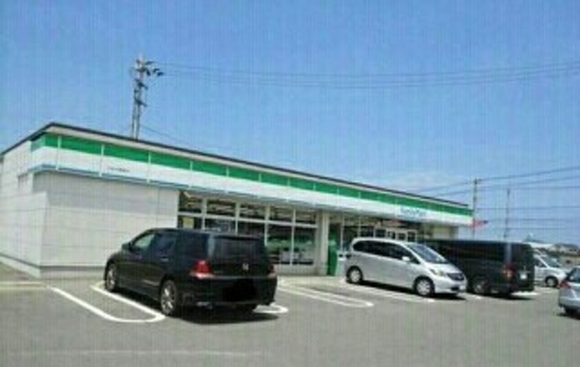 ファミリーマート長尾店さんまで770m チェリ　ブラッサムⅠ