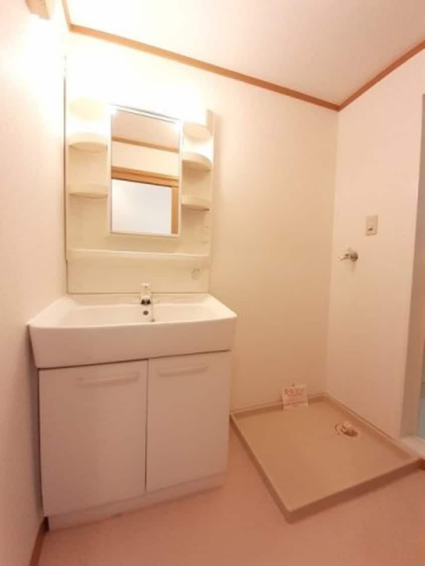  アムール・ＧＡＫＵ　Ｂ