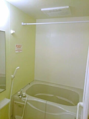 コンパクトで使いやすいお風呂です シャルールⅠ