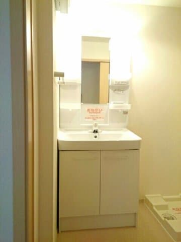 広い洗面スペース シャルールⅠ