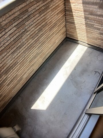 バルコニーからの眺めを楽しみながら食事をしませんか ルルディ　Ａ