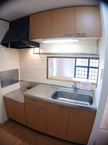 コンパクトなキッチンで掃除もラクラク ハイランドさぬき　Ａ