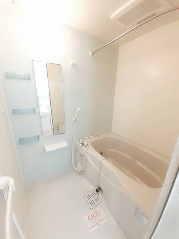 落ち着いた空間のお風呂です ポライトリーＲ