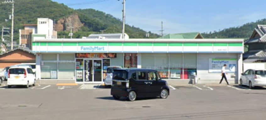 ファミリーマート 高松西ハゼ町店(コンビニ)まで247m サニーコ－ト　土居