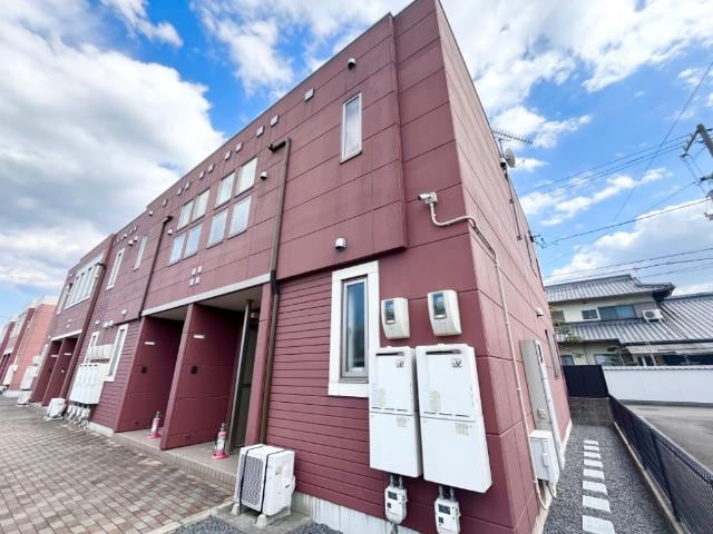 外観写真（昼） ヴァンルージュⅣ