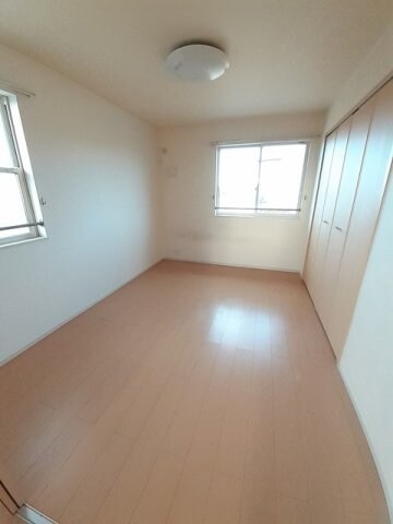 内装は落ち着いています ＲＥＶＥ