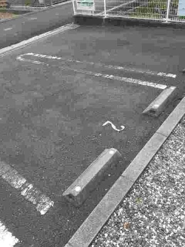 駐車場に車を止められます ネオ・パラッツオＡ