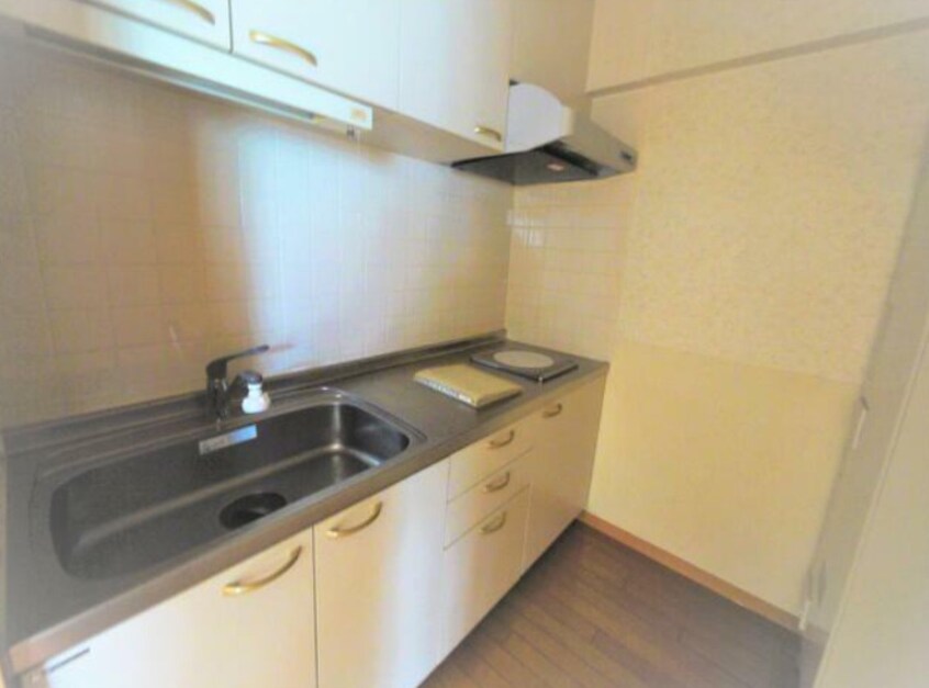  アートスペース木太東