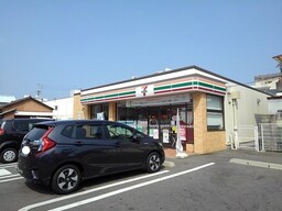 セブンイレブン丸亀霞町店まで450m